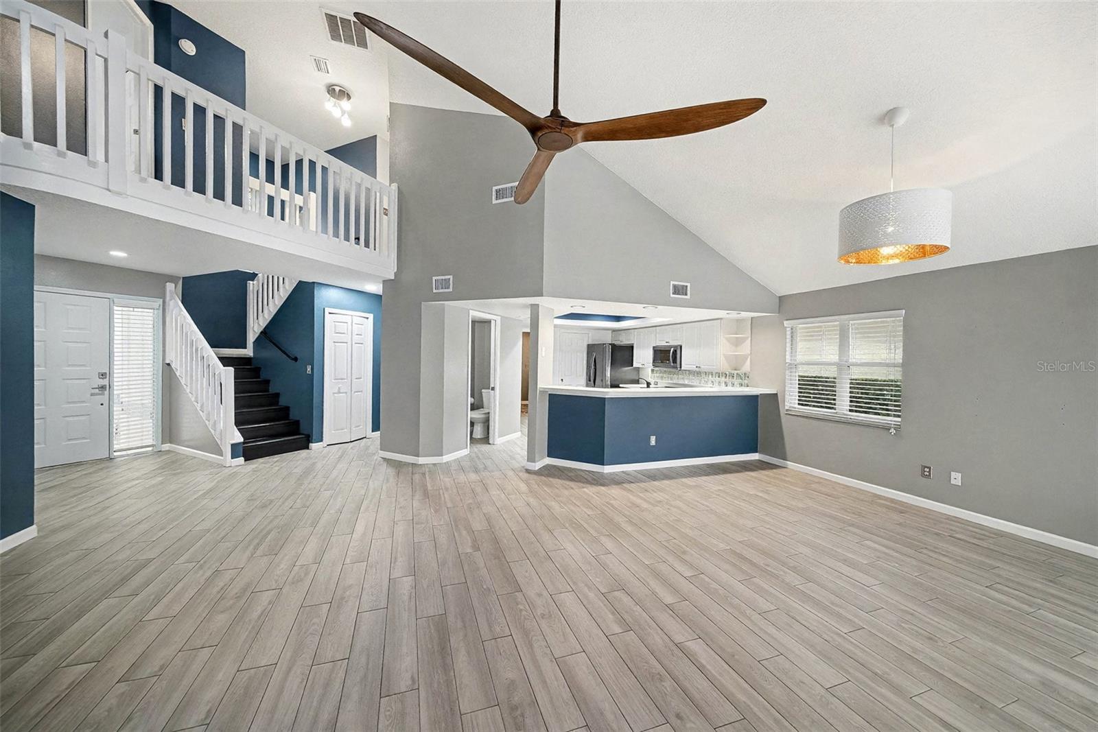 Listing photo id 7 for 15811 Sanctuary Drive