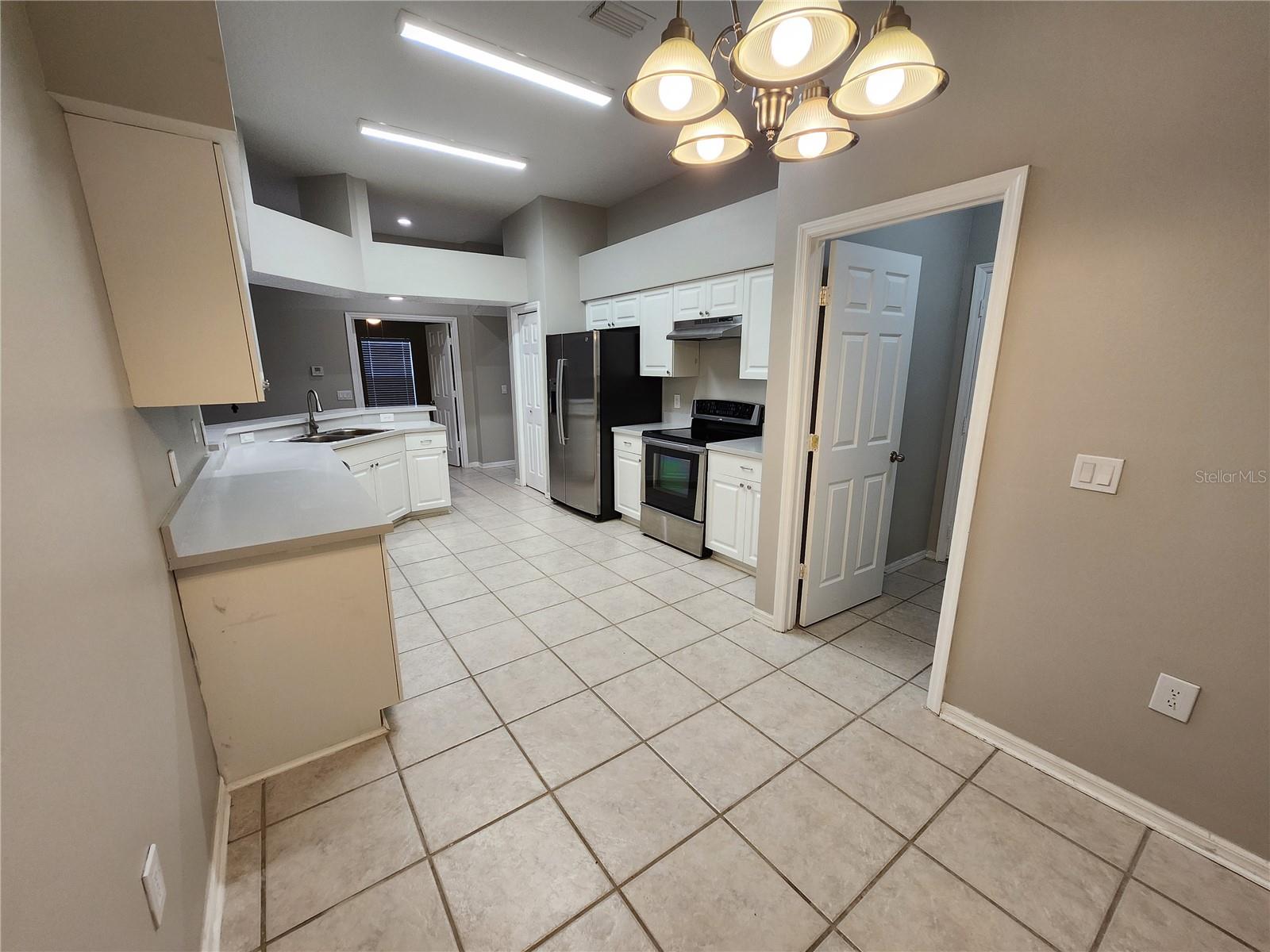 Image 7 of 28 For 22707 Roderick Drive