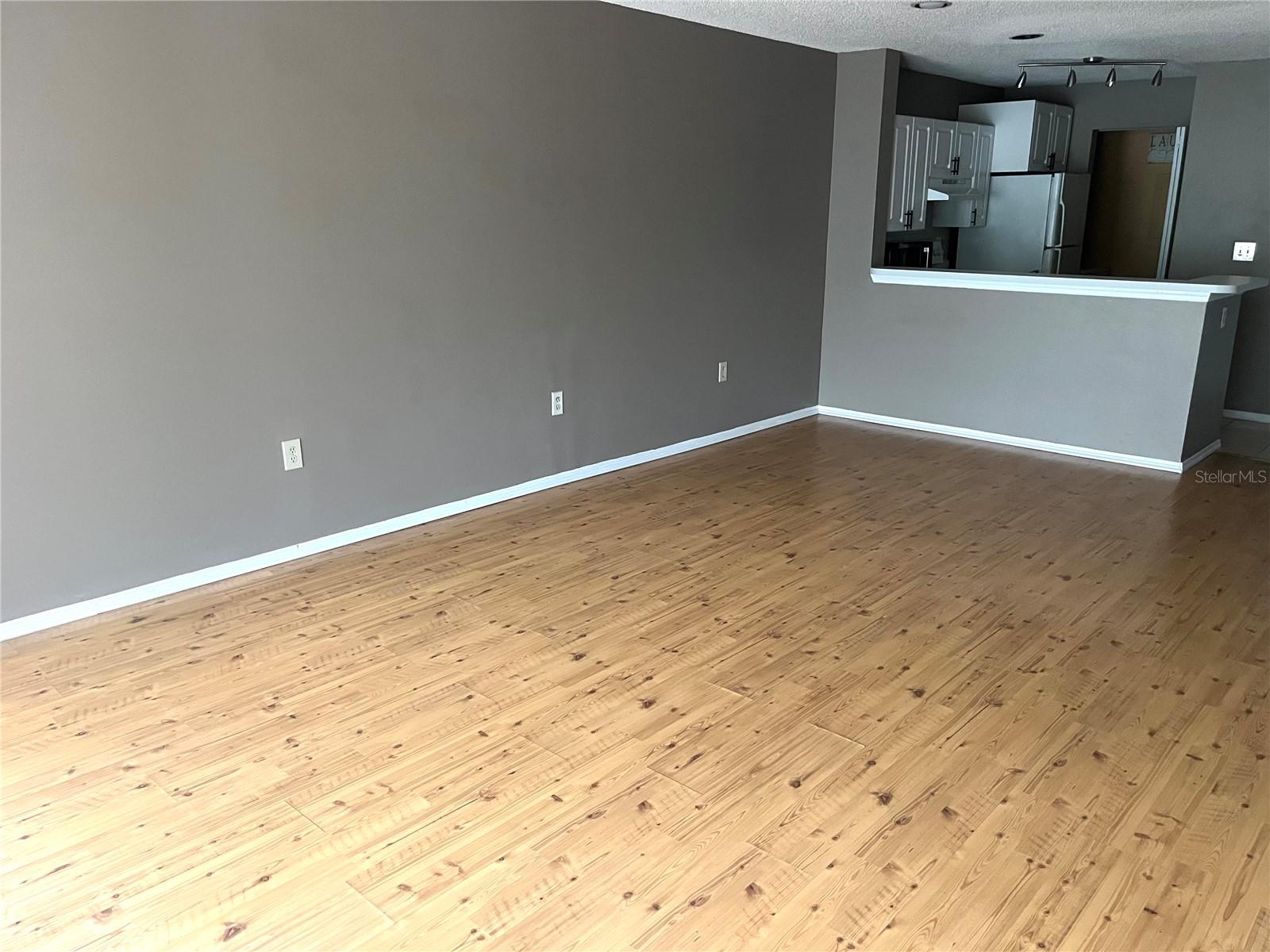 Image 12 of 23 For 10122 Winsford Oak Boulevard 411