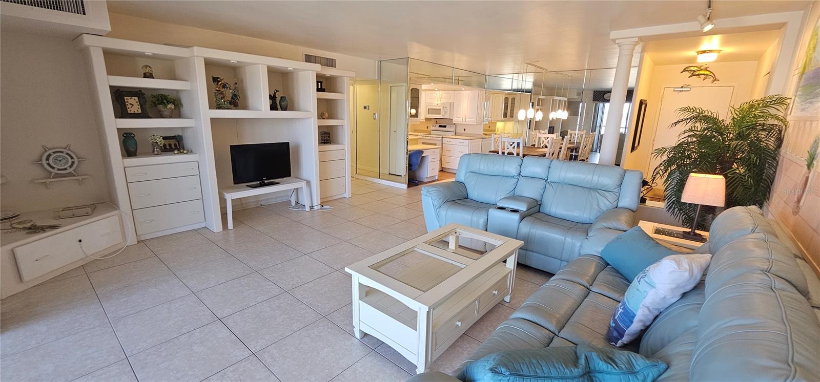 Image 2 of 32 For 10355 Paradise Boulevard 710