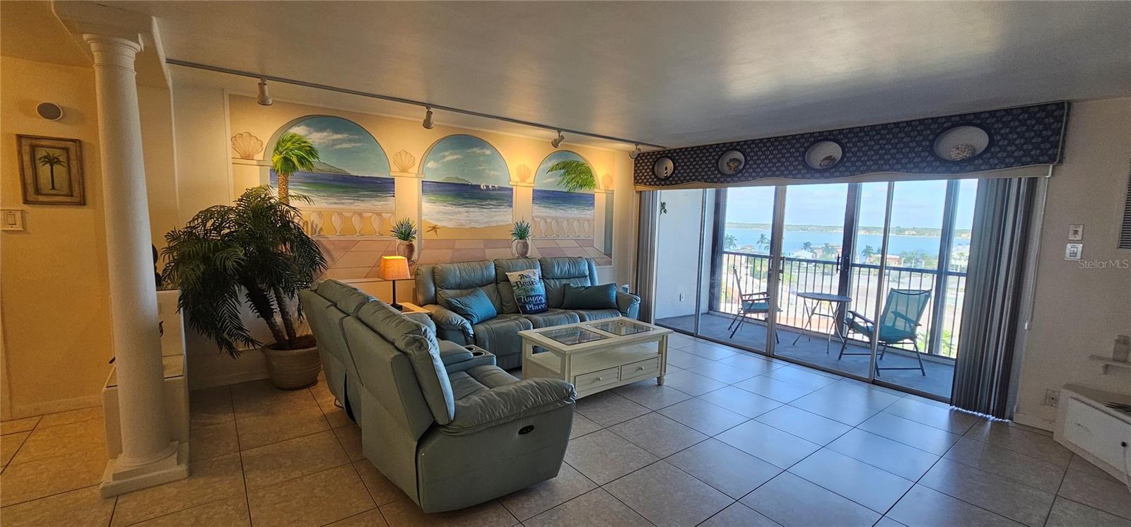 Image 3 of 32 For 10355 Paradise Boulevard 710