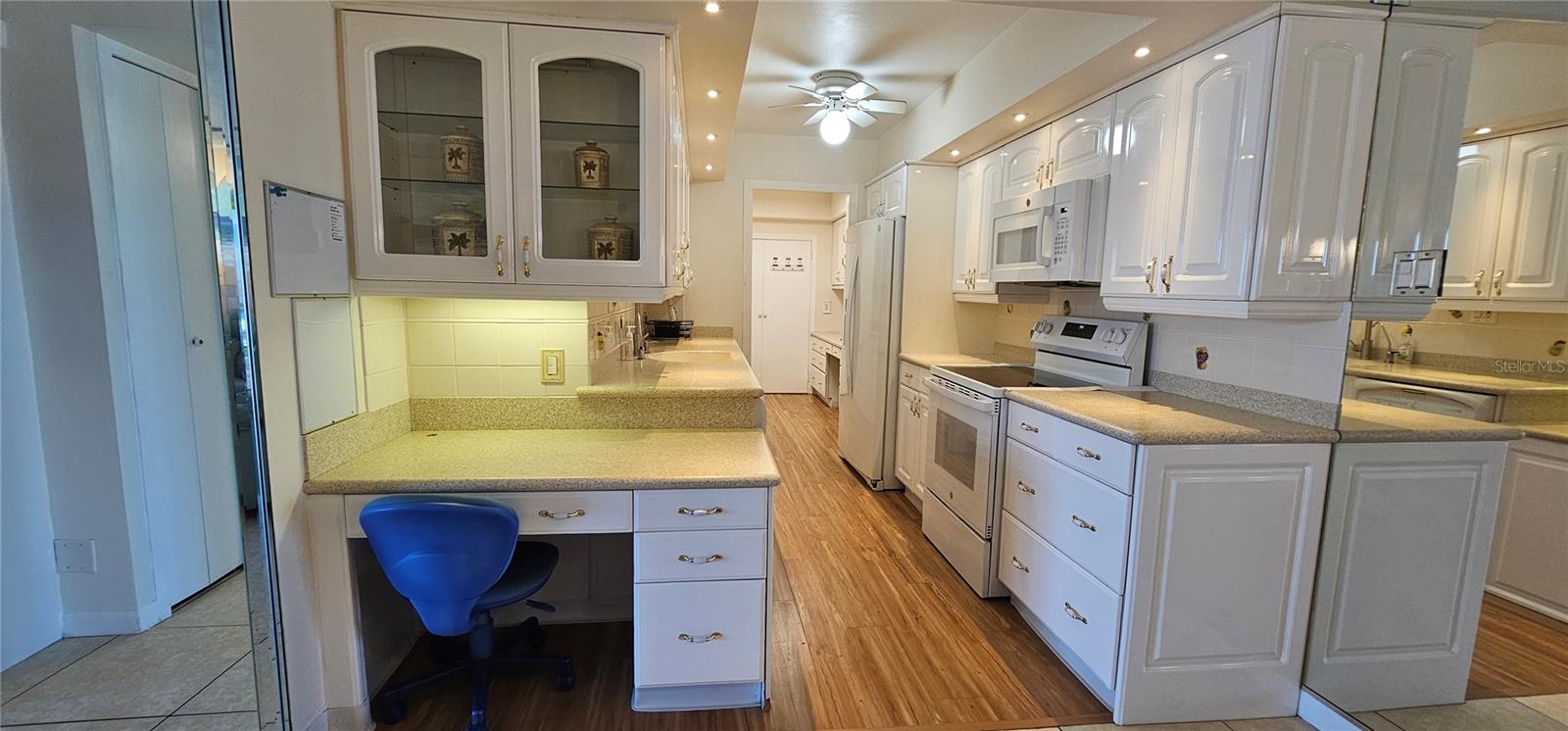 Image 6 of 32 For 10355 Paradise Boulevard 710