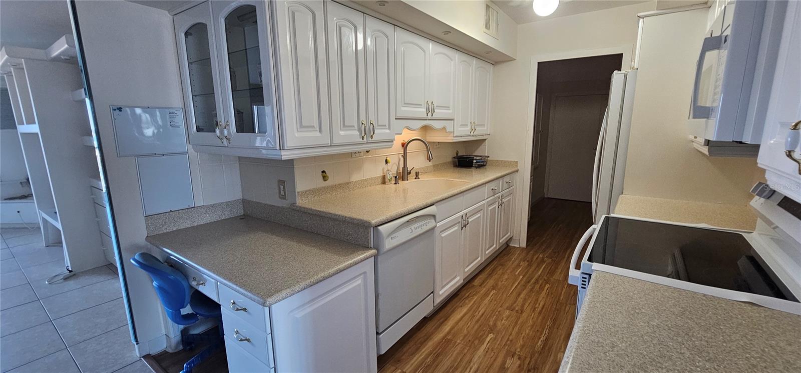 Image 8 of 32 For 10355 Paradise Boulevard 710