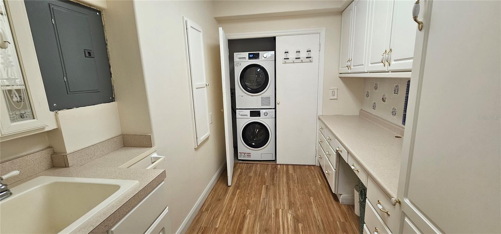 Image 9 of 32 For 10355 Paradise Boulevard 710