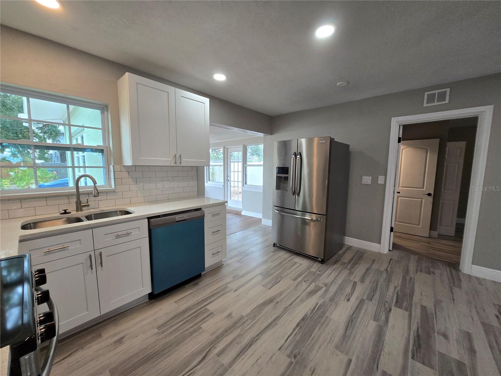 Image 10 of 26 For 782 75th Avenue N