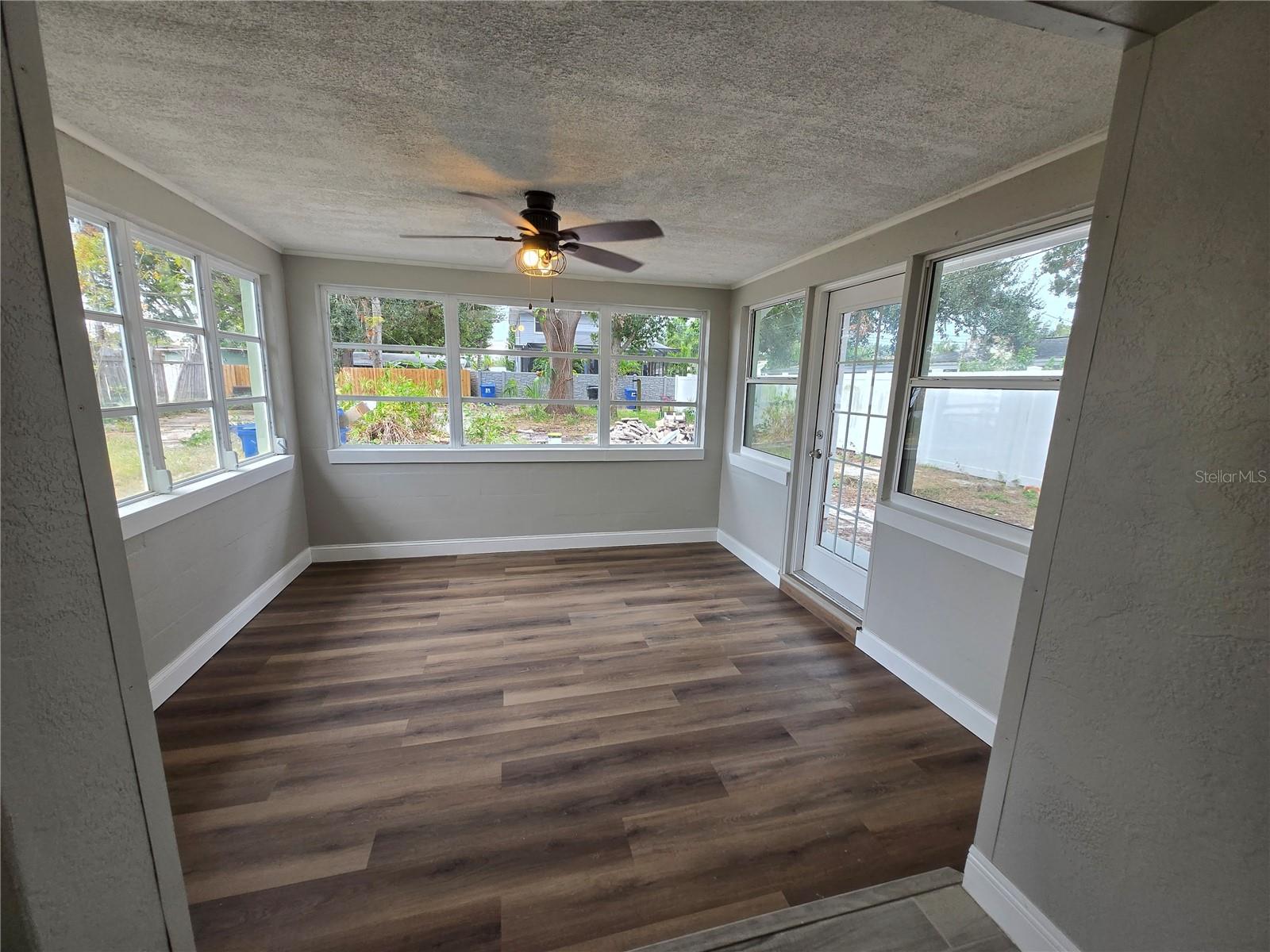 Image 11 of 26 For 782 75th Avenue N