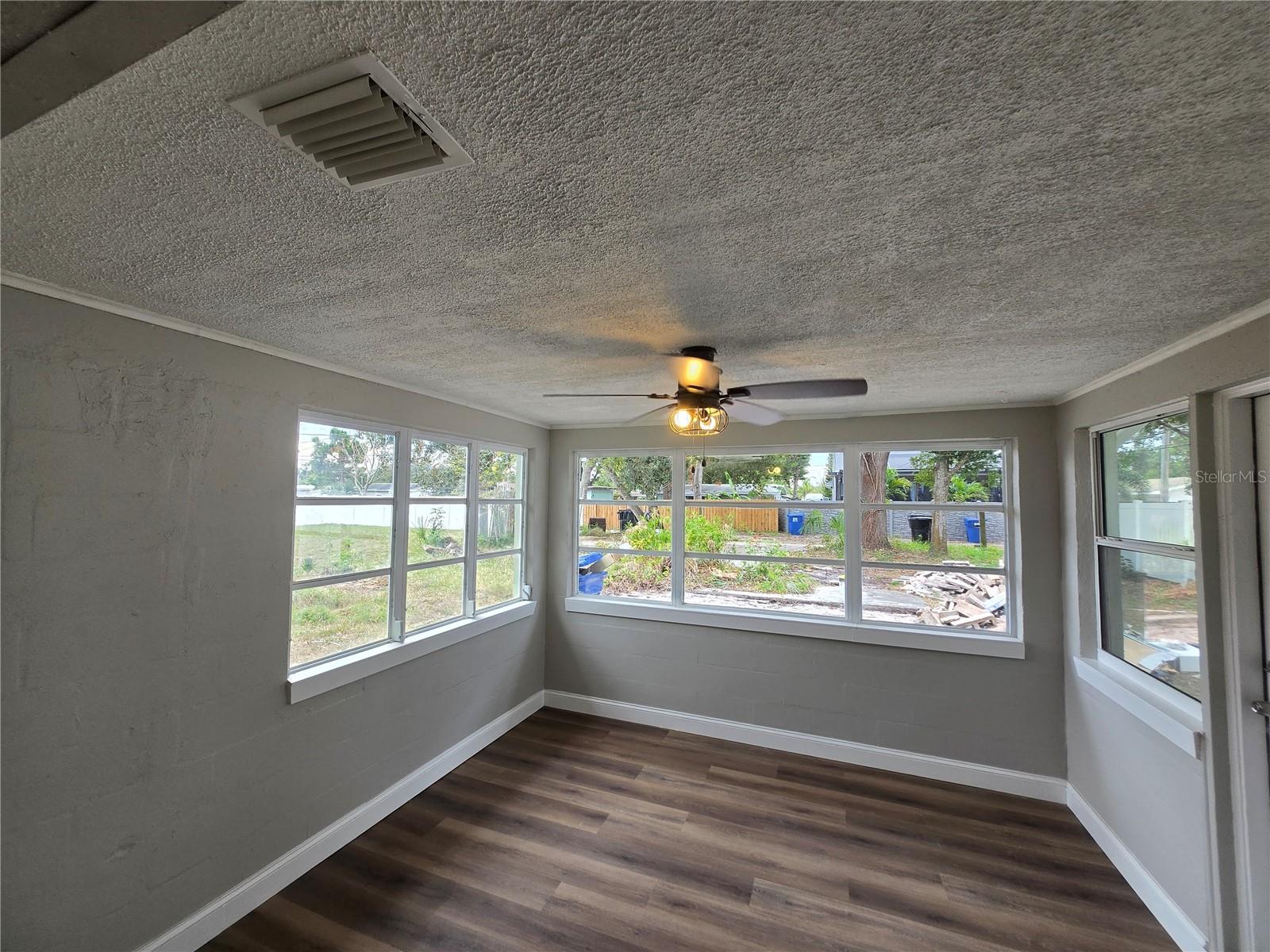 Image 13 of 26 For 782 75th Avenue N