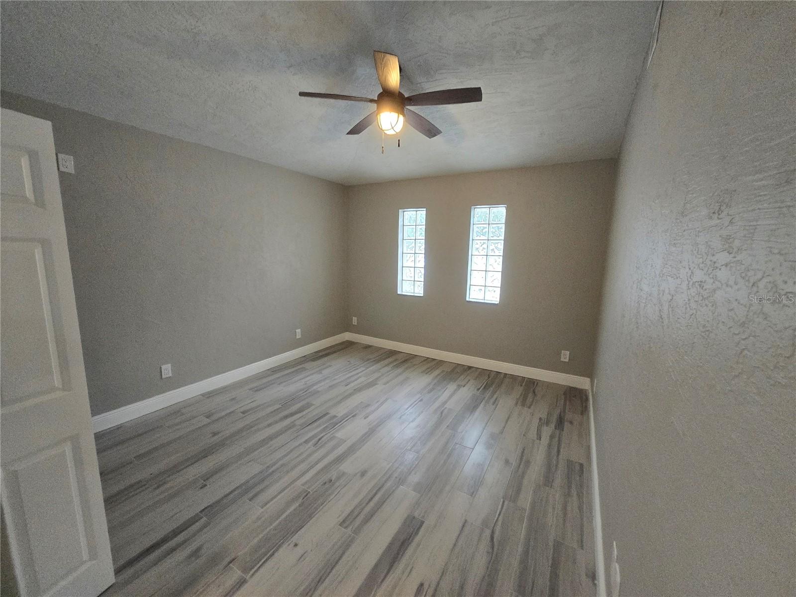 Image 15 of 26 For 782 75th Avenue N