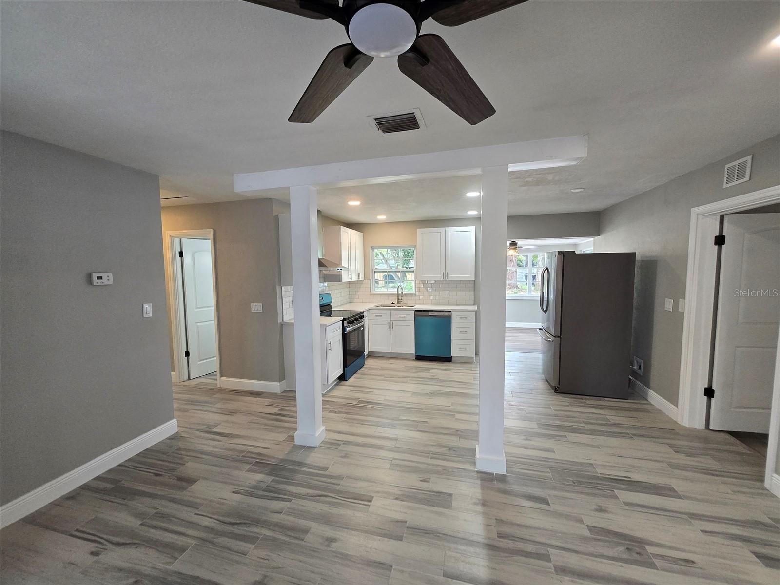 Image 3 of 26 For 782 75th Avenue N