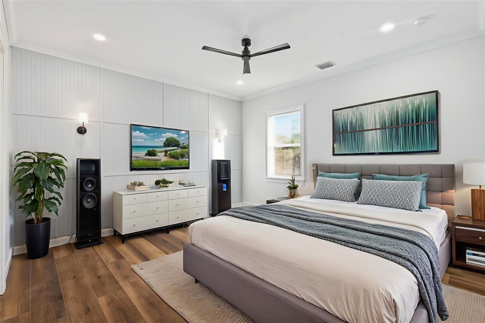 Image 23 of 55 For 3829 71st Street N