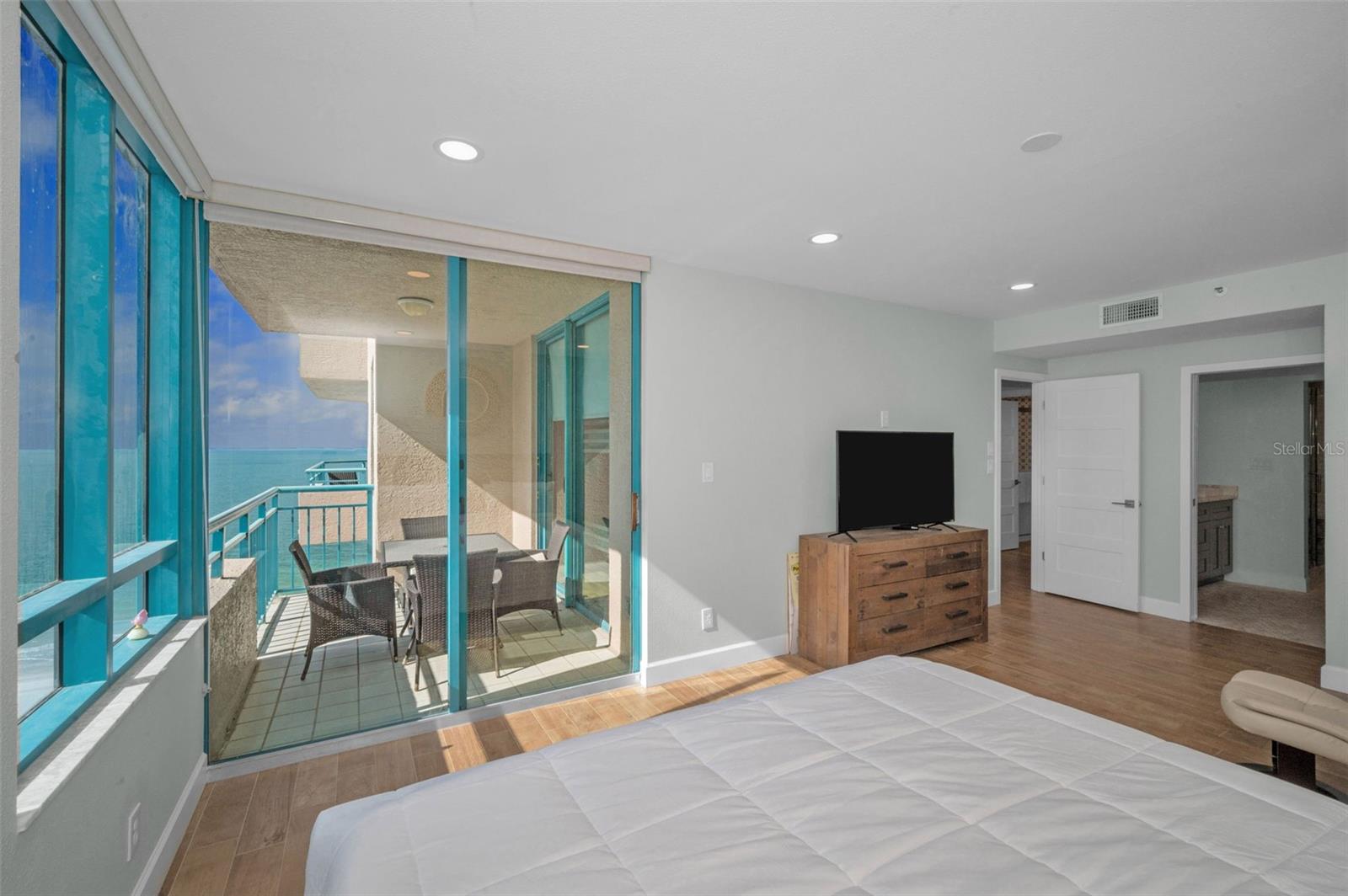 Image 29 of 49 For 1520 Gulf Boulevard 1201