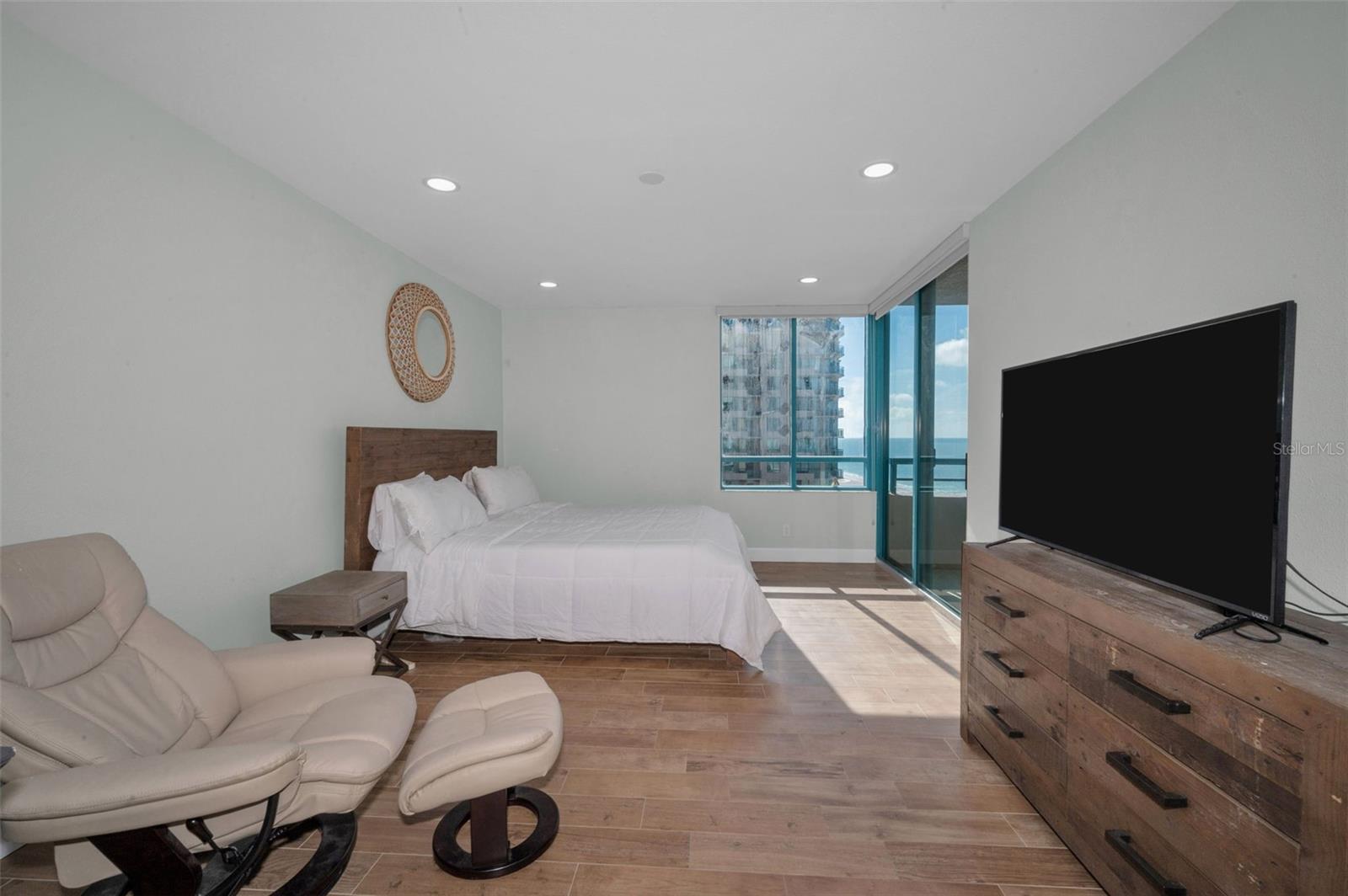 Image 30 of 49 For 1520 Gulf Boulevard 1201