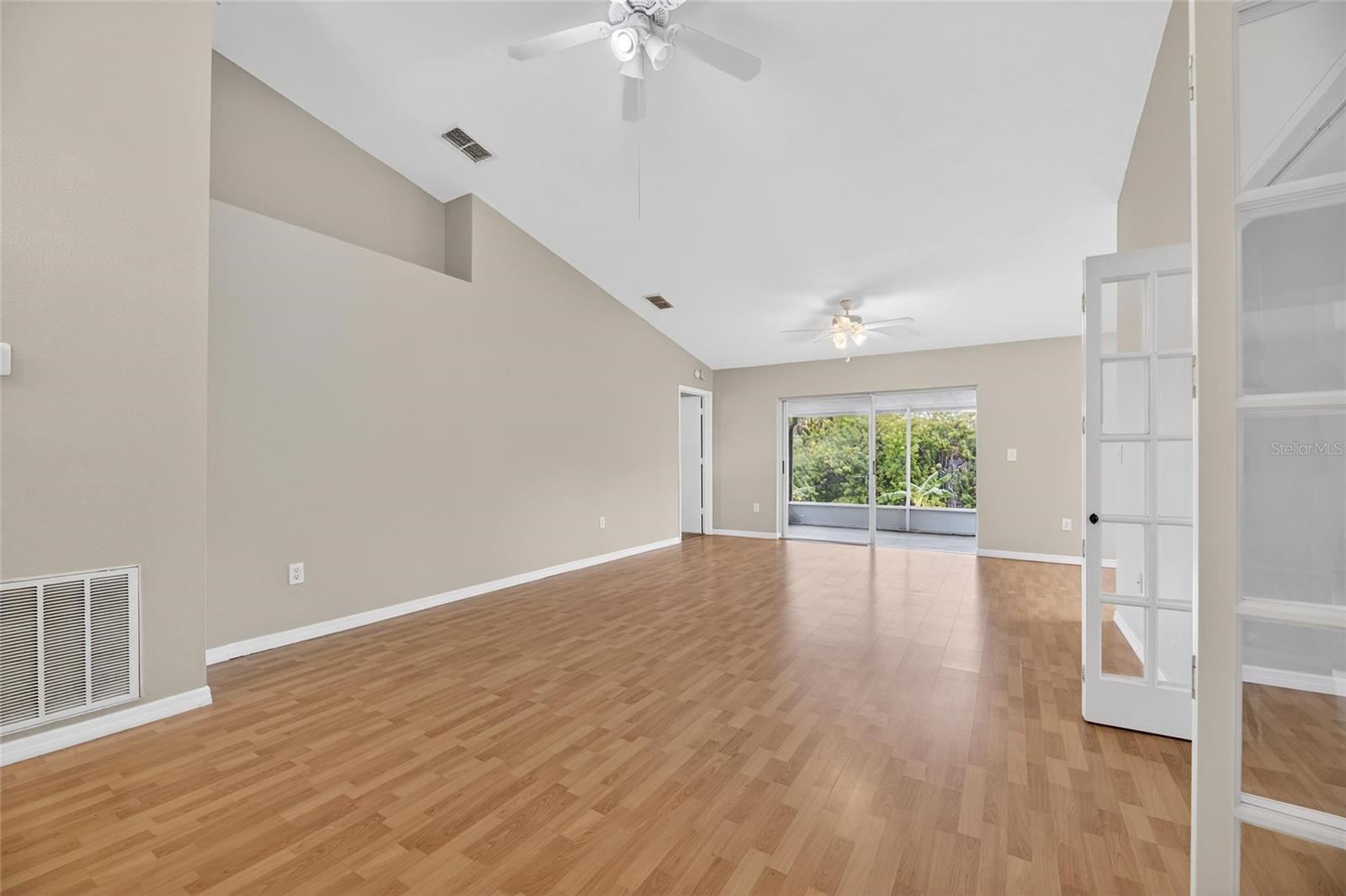 Image 11 of 57 For 140 Lookout Drive