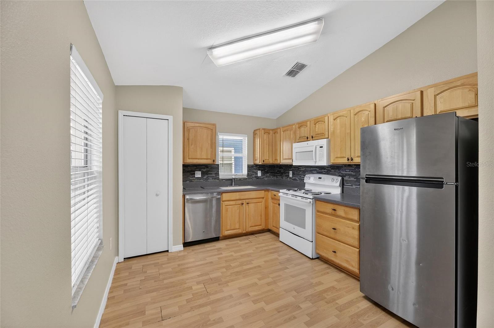 Image 17 of 57 For 140 Lookout Drive