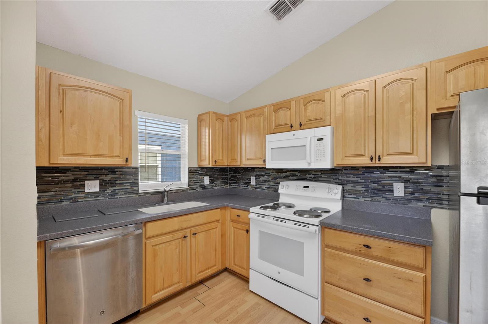 Image 19 of 57 For 140 Lookout Drive