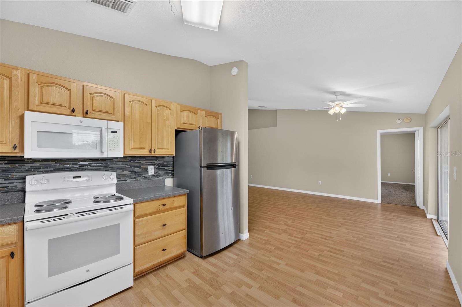 Image 20 of 57 For 140 Lookout Drive