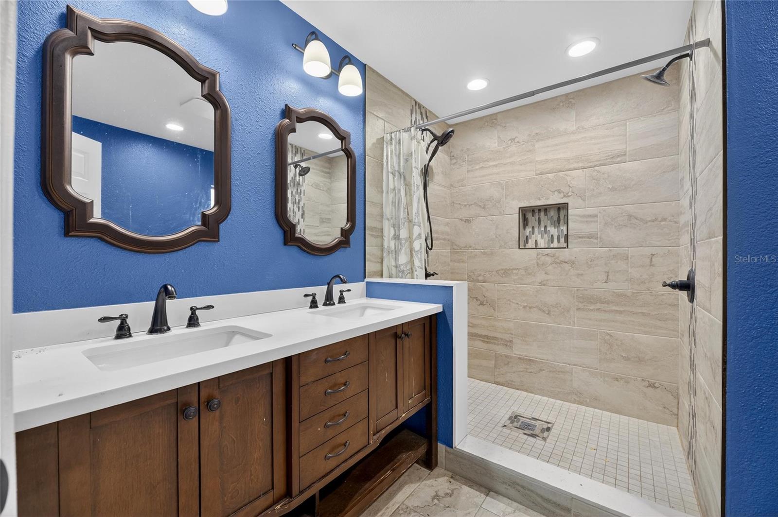 Image 26 of 57 For 140 Lookout Drive