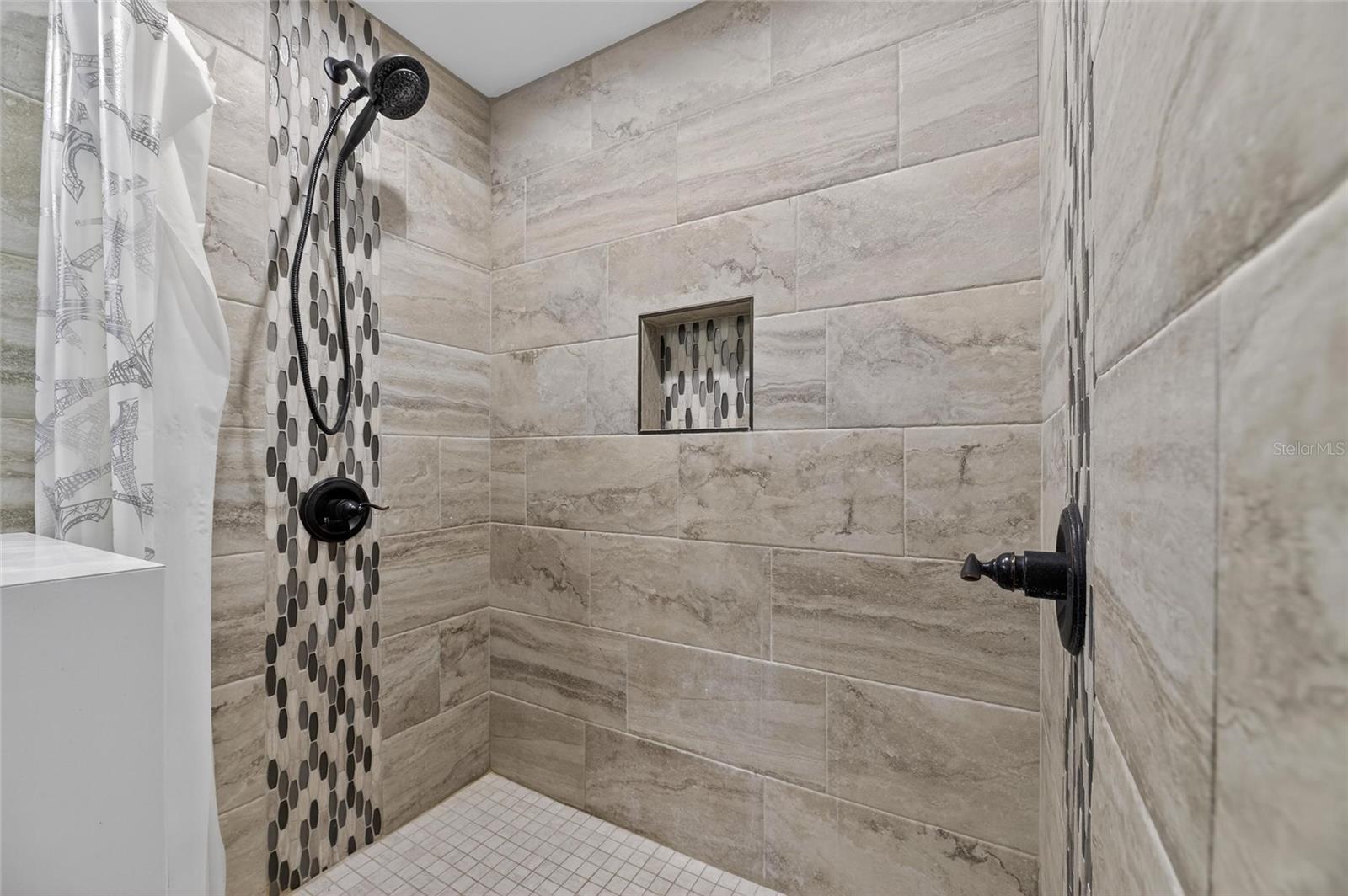 Image 27 of 57 For 140 Lookout Drive