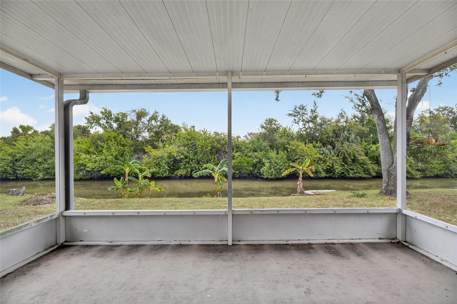 Image 40 of 57 For 140 Lookout Drive