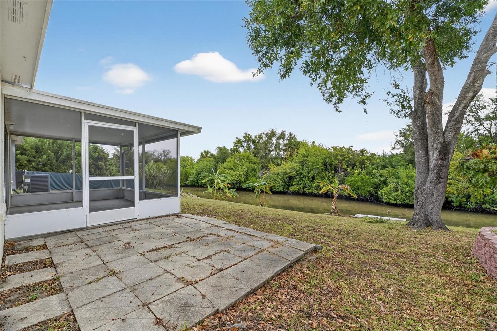 Image 42 of 57 For 140 Lookout Drive