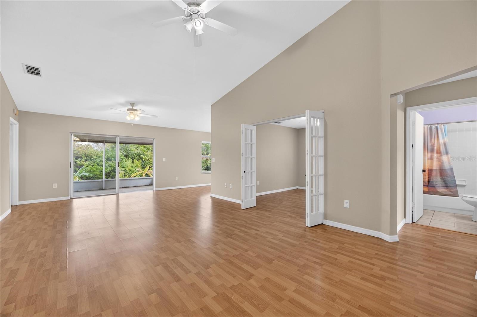 Image 5 of 57 For 140 Lookout Drive