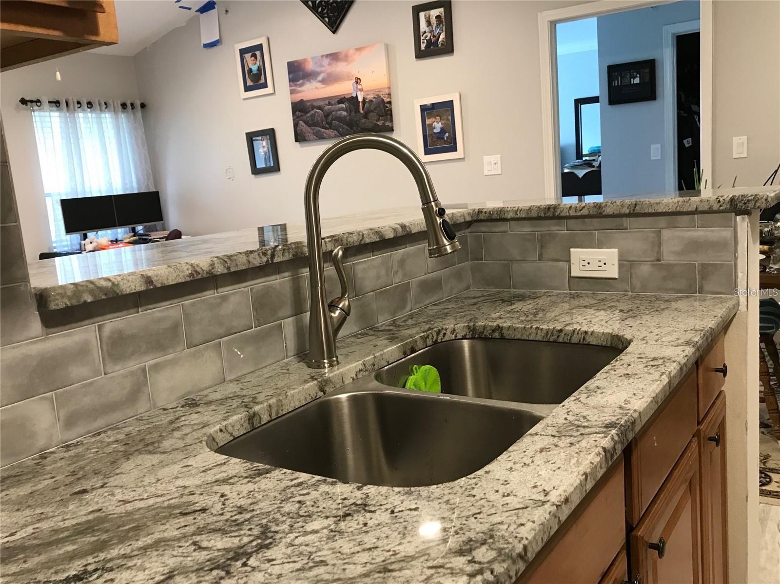 Image 4 of 15 For 18169 Sterling Gate Circle 18169