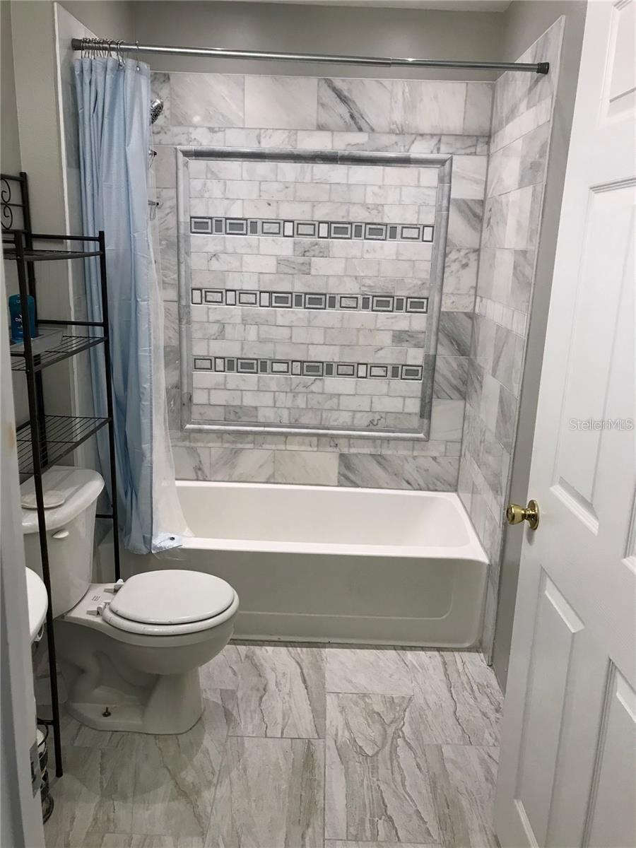 Image 9 of 15 For 18169 Sterling Gate Circle 18169