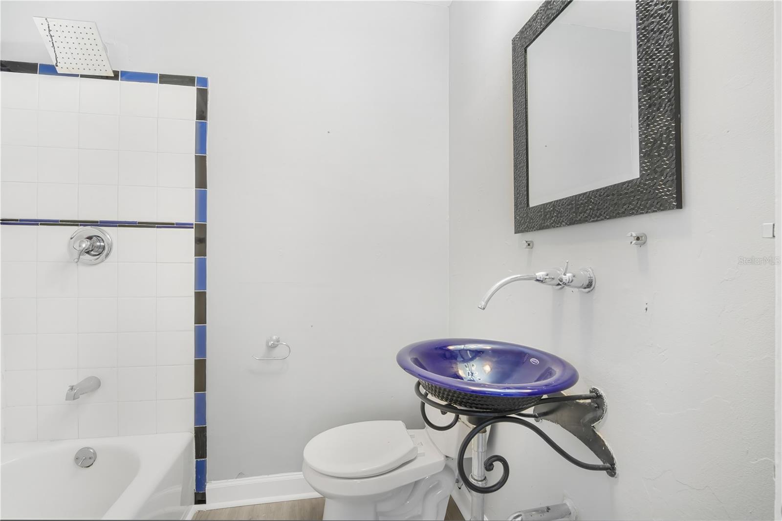 Image 17 of 23 For 6013 Otis Avenue