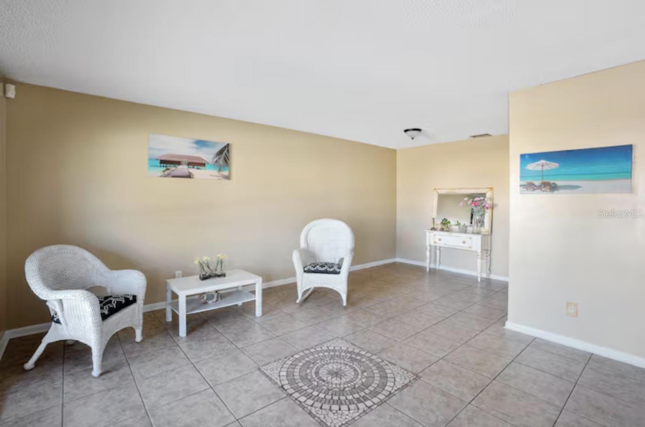 Image 3 of 18 For 7221 Northbridge Boulevard