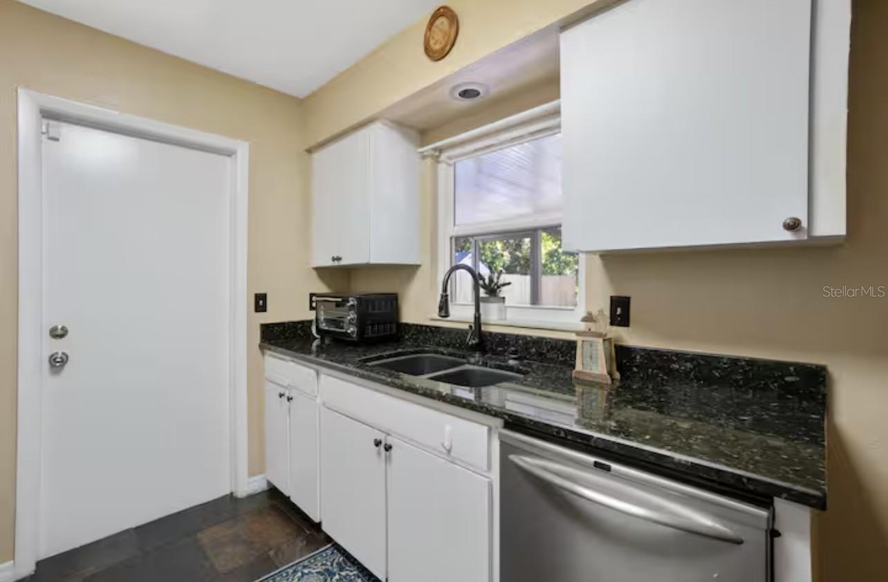 Image 7 of 18 For 7221 Northbridge Boulevard