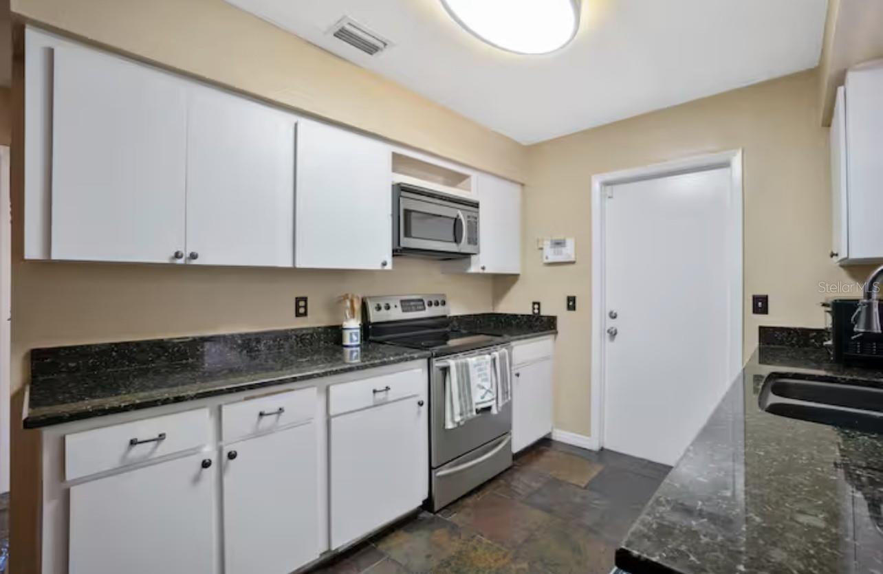 Image 8 of 18 For 7221 Northbridge Boulevard