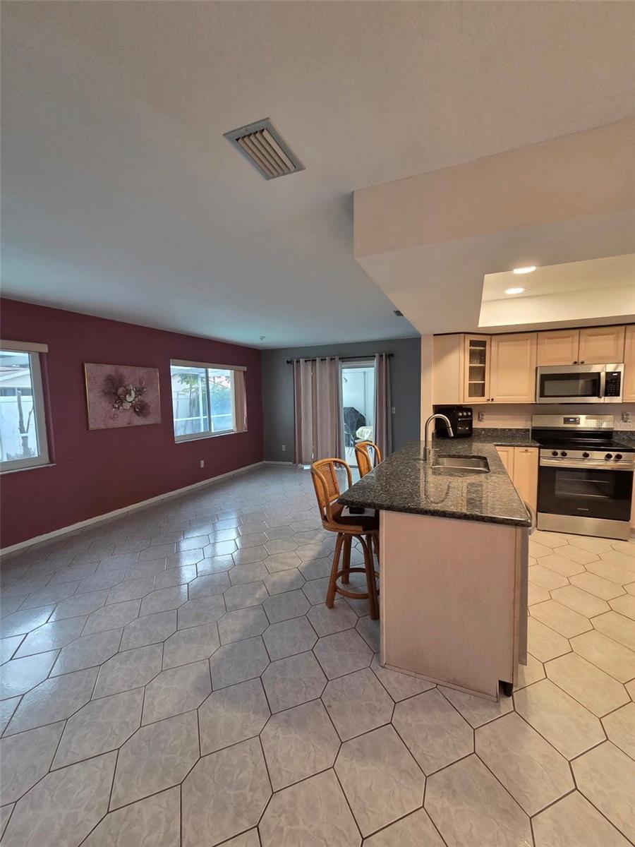 Image 5 of 19 For 4425 Black Fox Drive