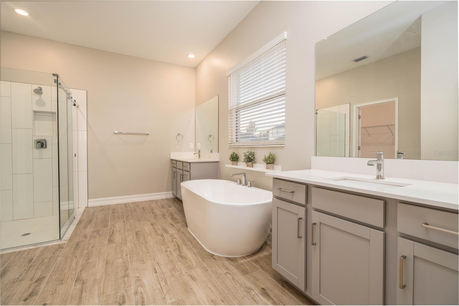 Image 26 of 43 For 21396 Snowy Orchid Terrace