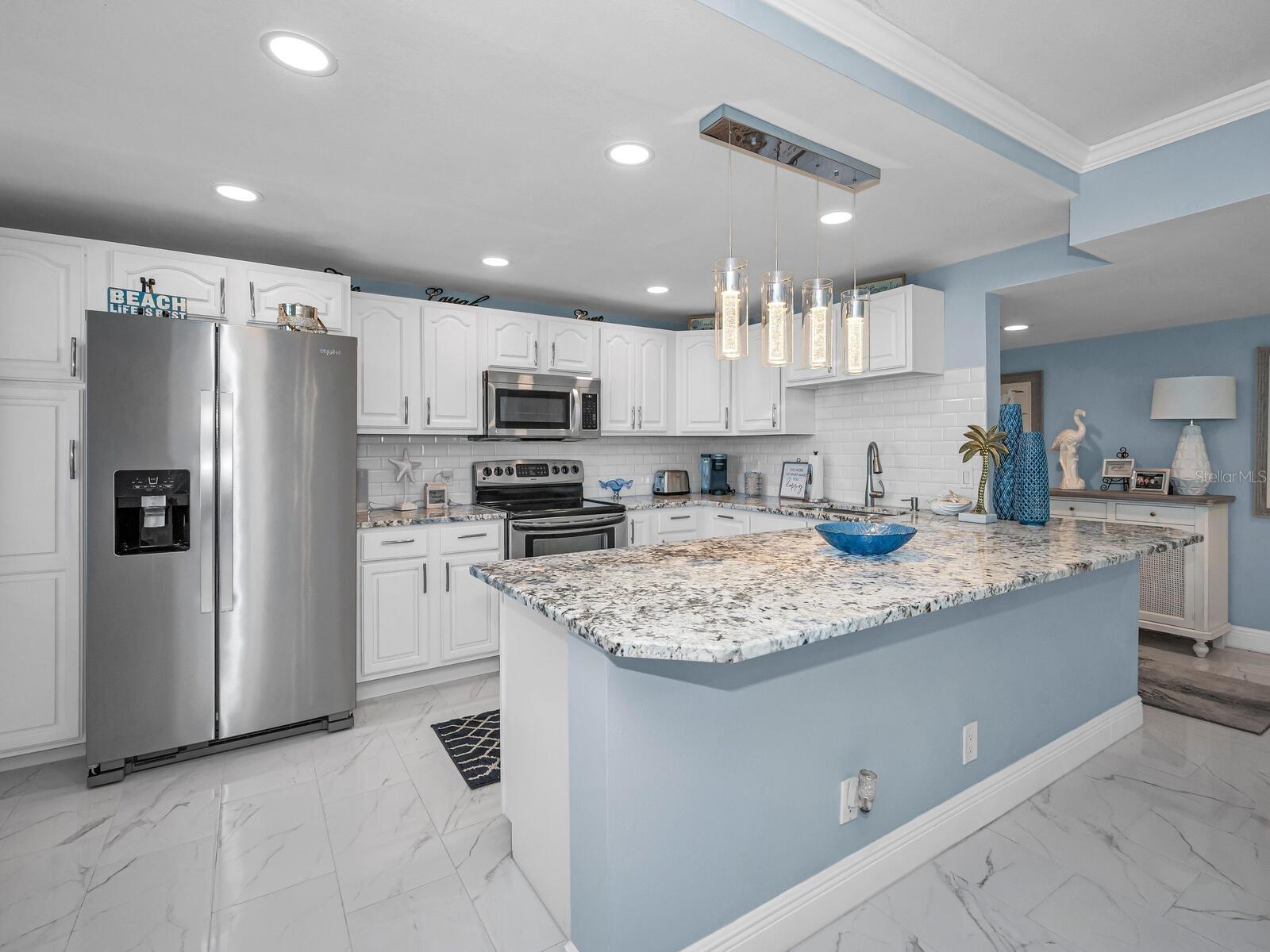 Listing photo id 12 for 1460 Gulf Boulevard 509