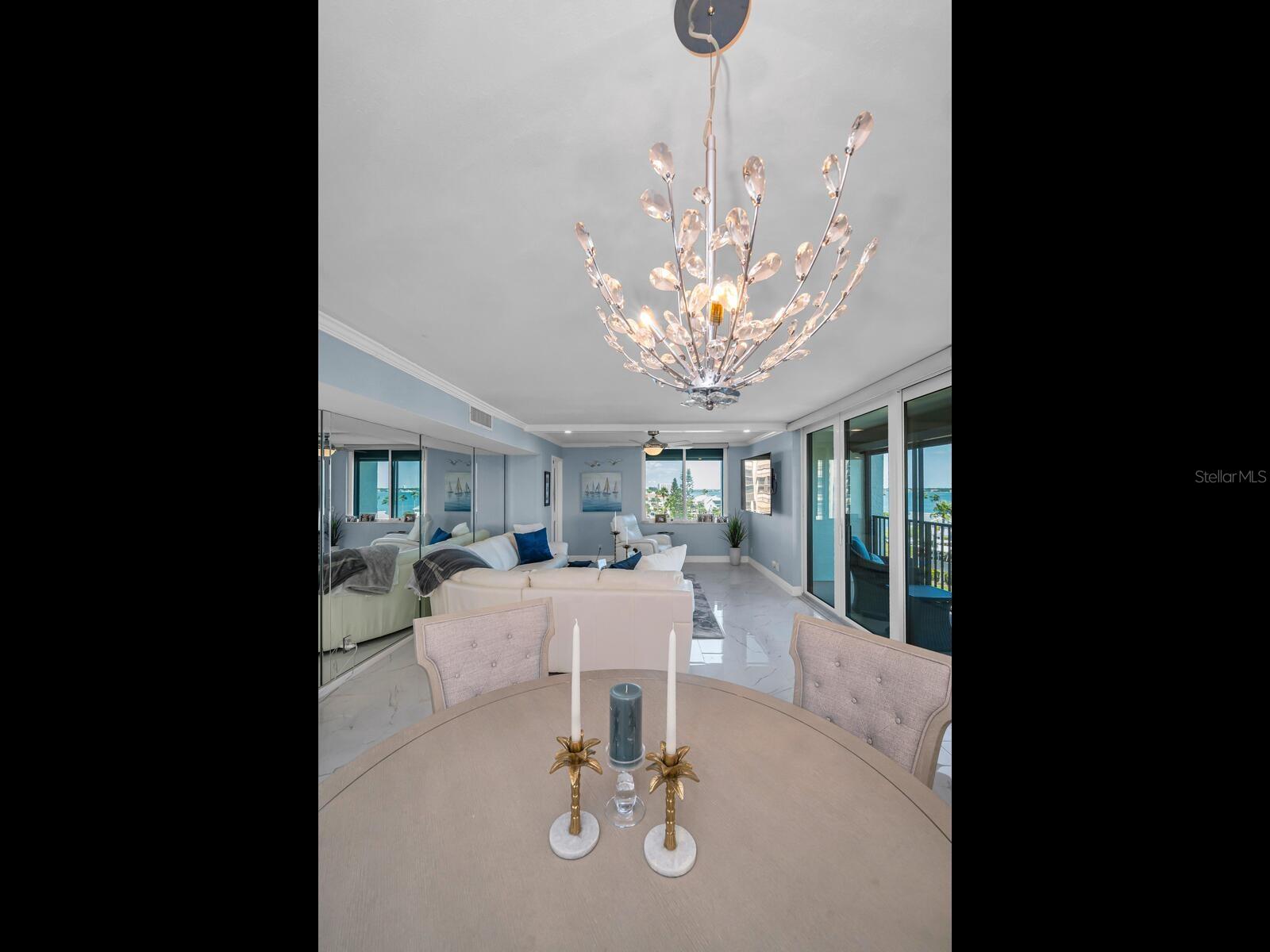 Listing photo id 16 for 1460 Gulf Boulevard 509