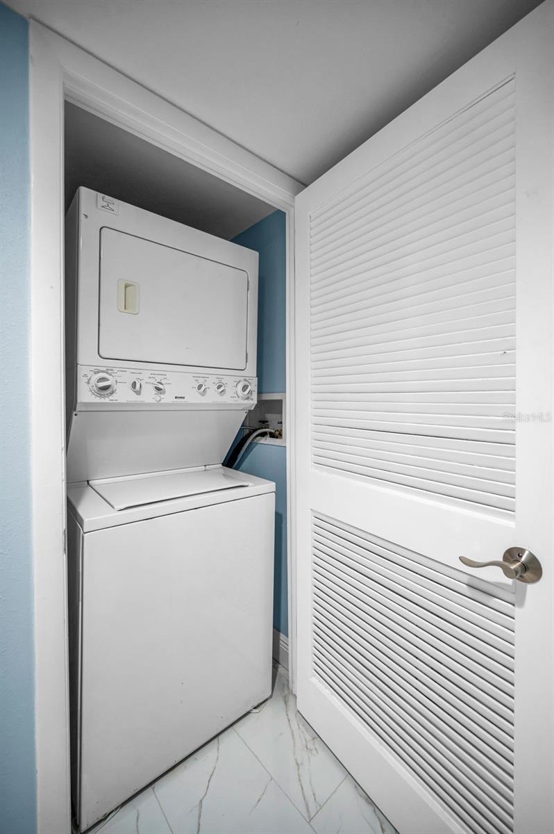 Listing photo id 27 for 1460 Gulf Boulevard 509