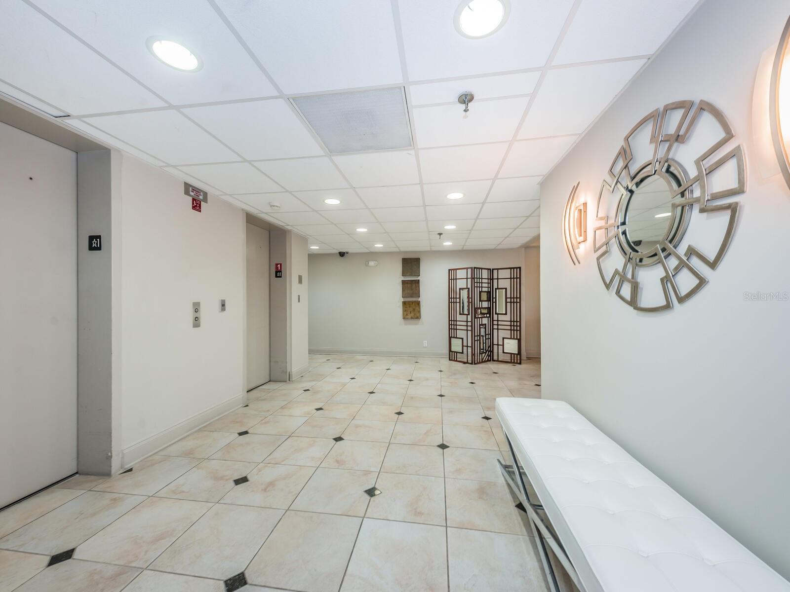 Listing photo id 32 for 1460 Gulf Boulevard 509