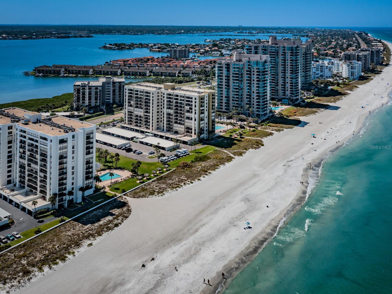 Listing photo id 33 for 1460 Gulf Boulevard 509