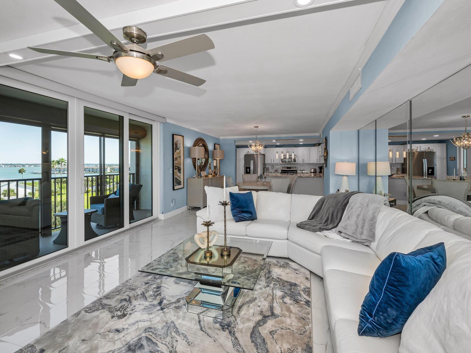 Listing photo id 7 for 1460 Gulf Boulevard 509