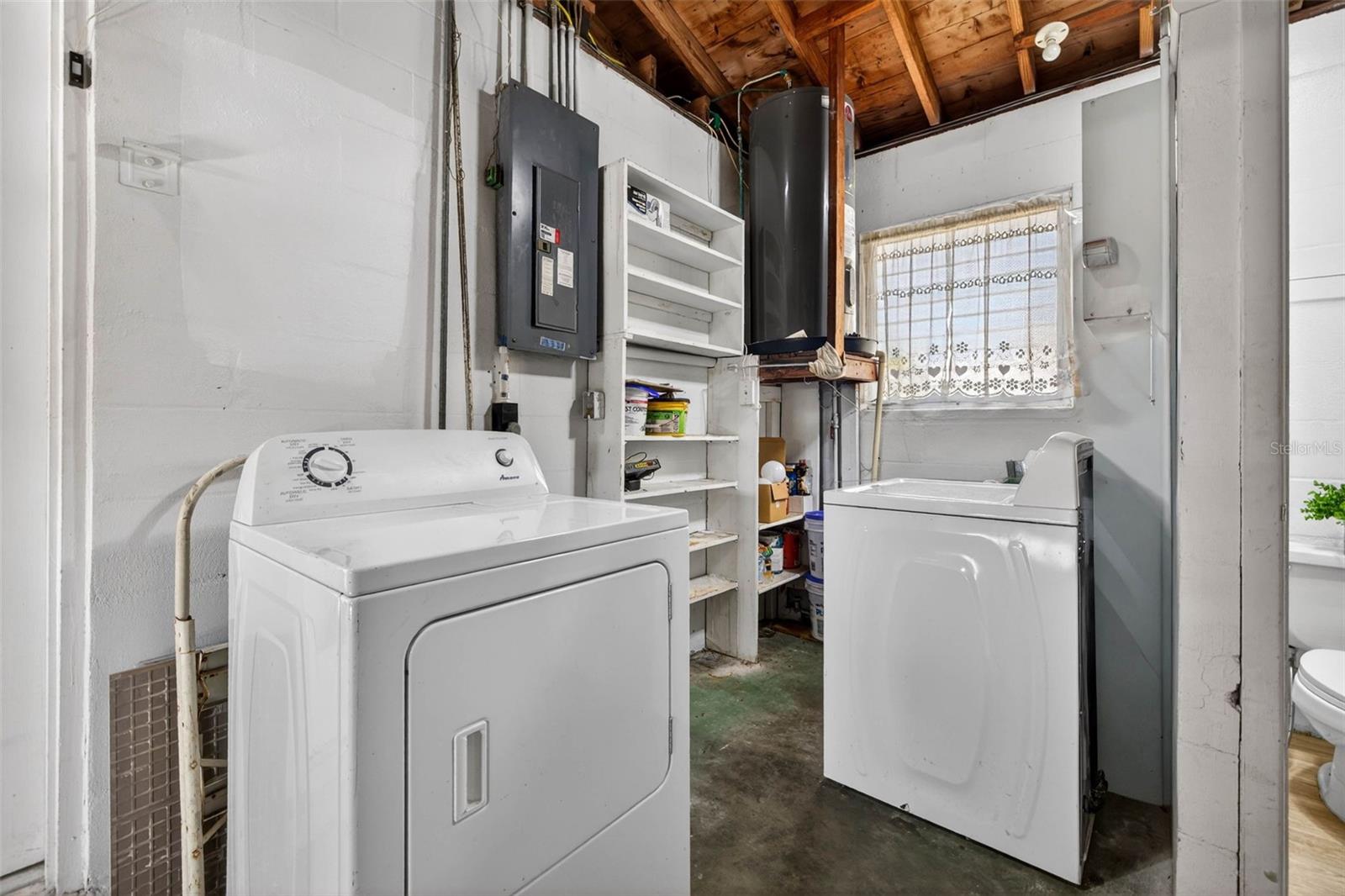 Image 19 of 32 For 1452 Temple Street