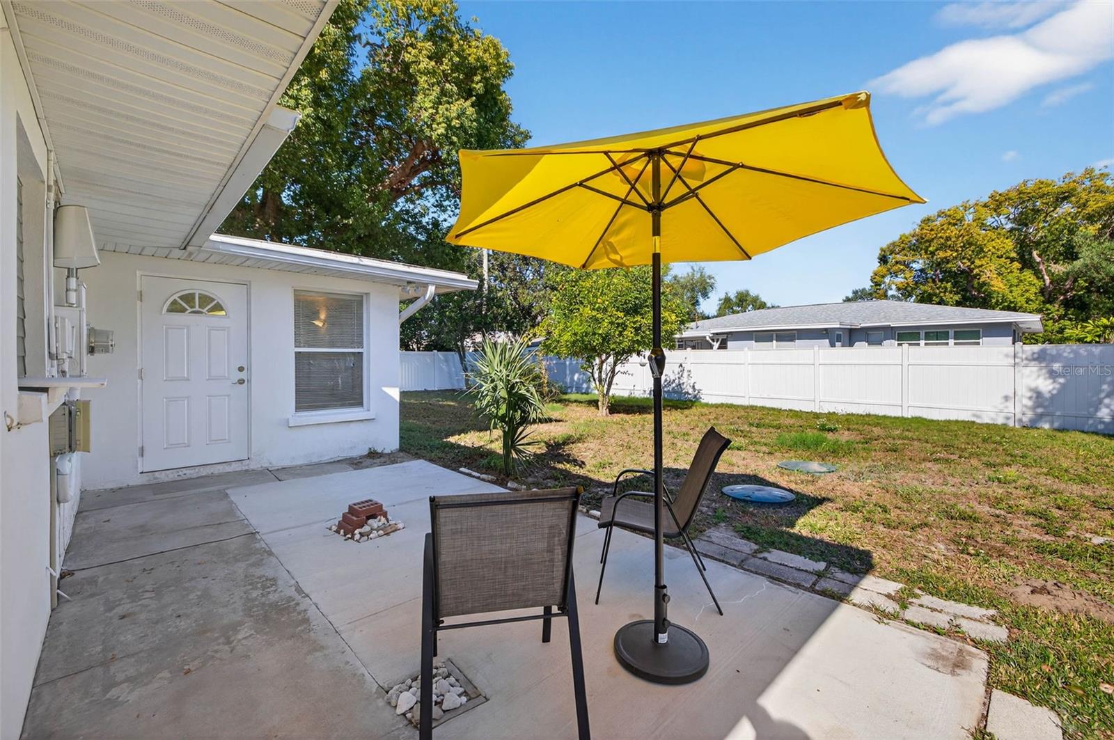 Image 20 of 32 For 1452 Temple Street