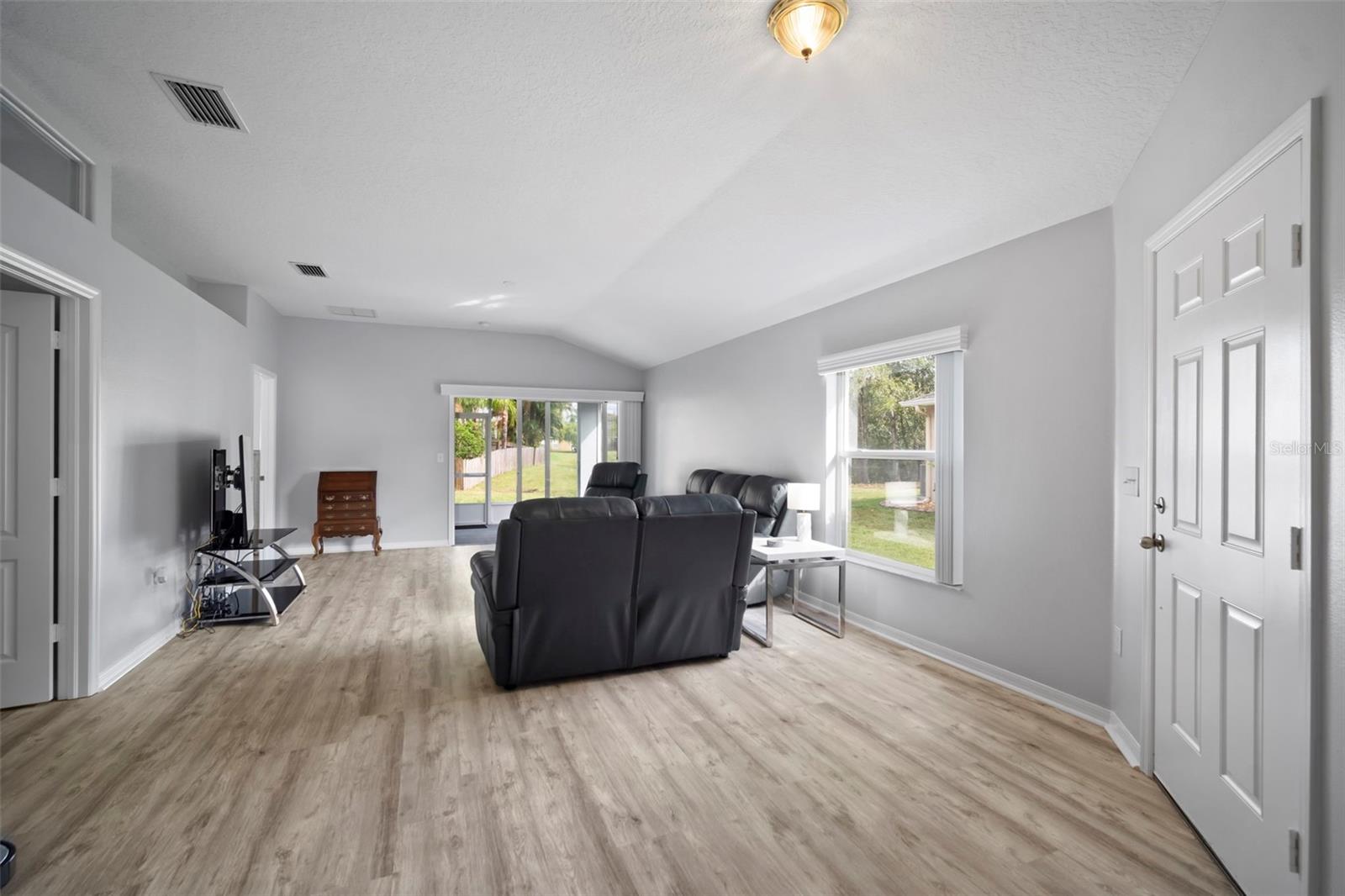 Image 17 of 62 For 30927 Whitlock Drive