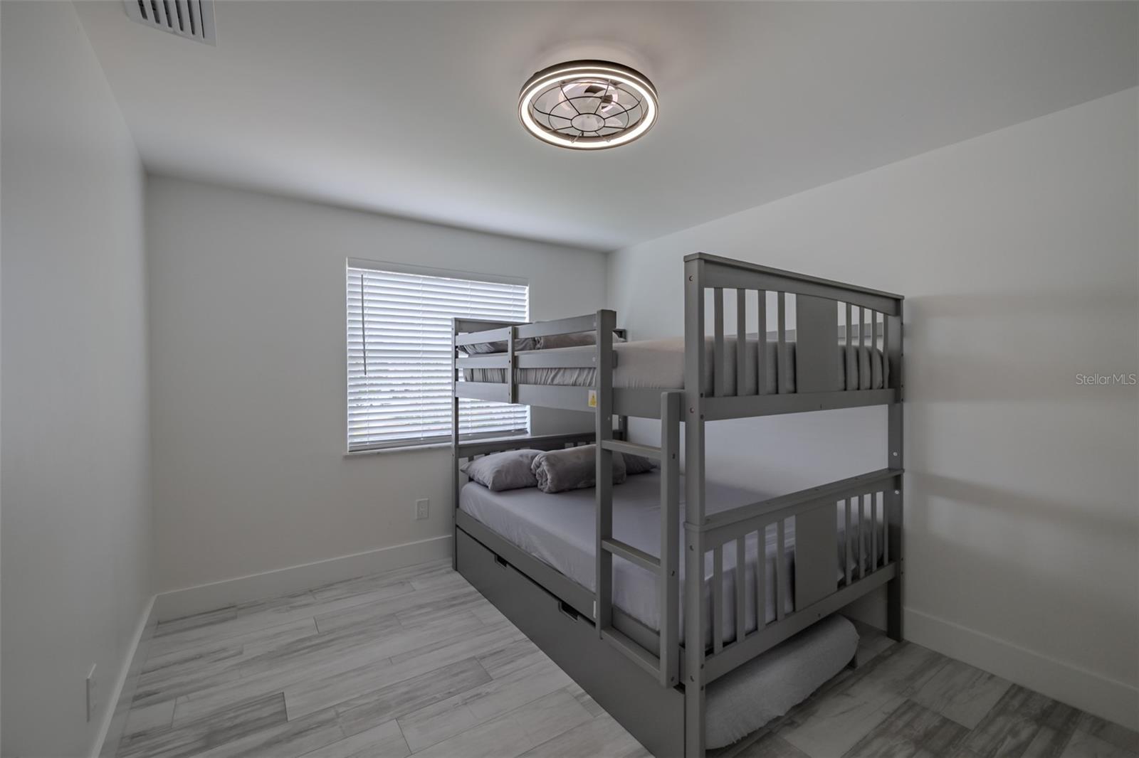 Image 18 of 64 For 23700 Lake Hills Drive