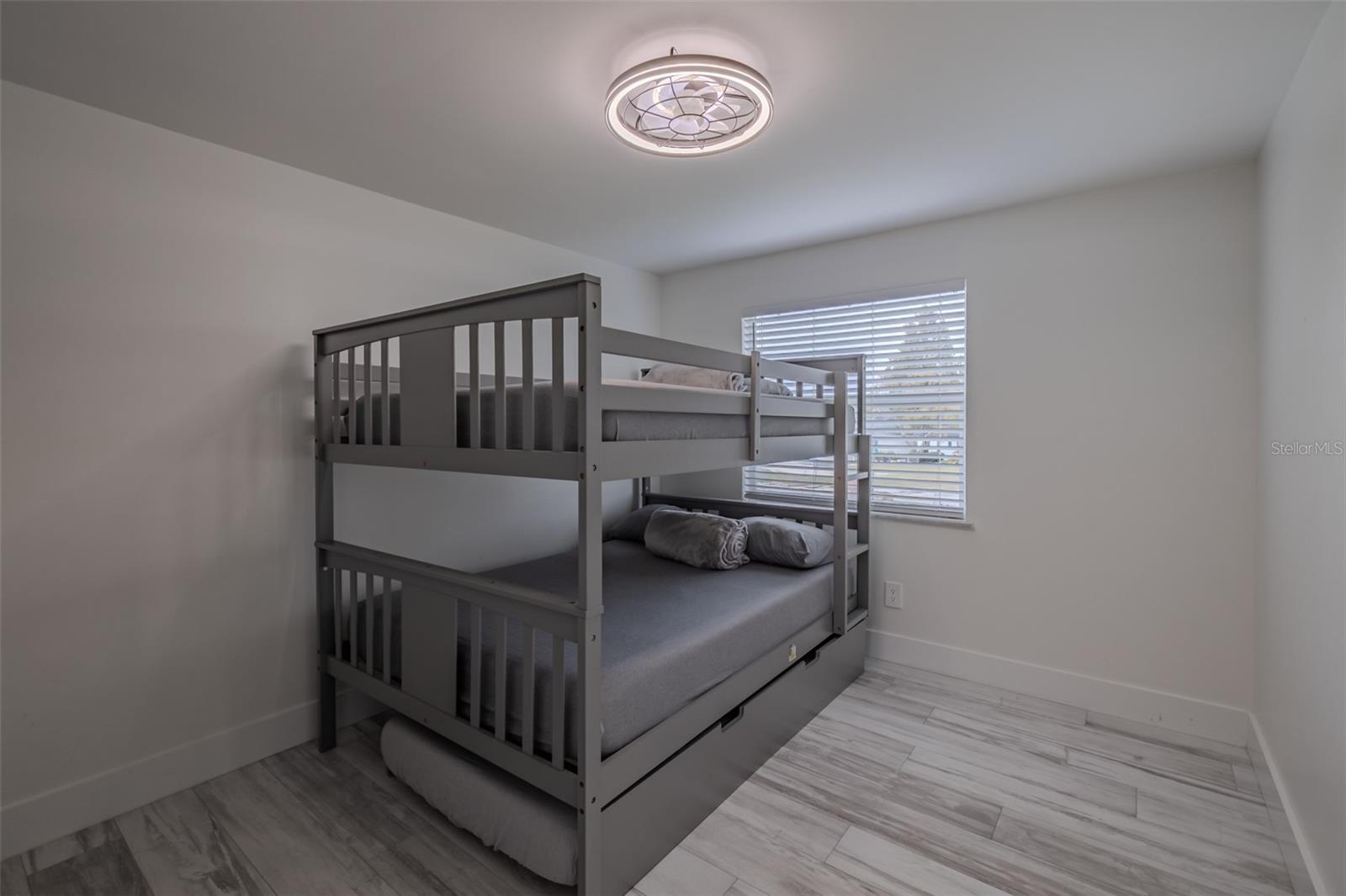 Image 19 of 64 For 23700 Lake Hills Drive