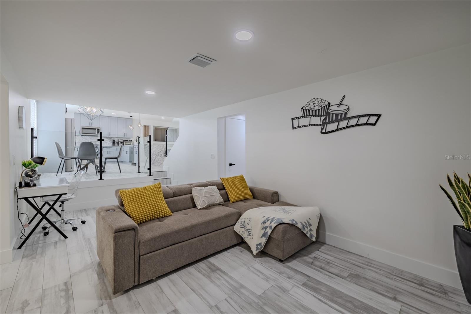 Image 32 of 64 For 23700 Lake Hills Drive