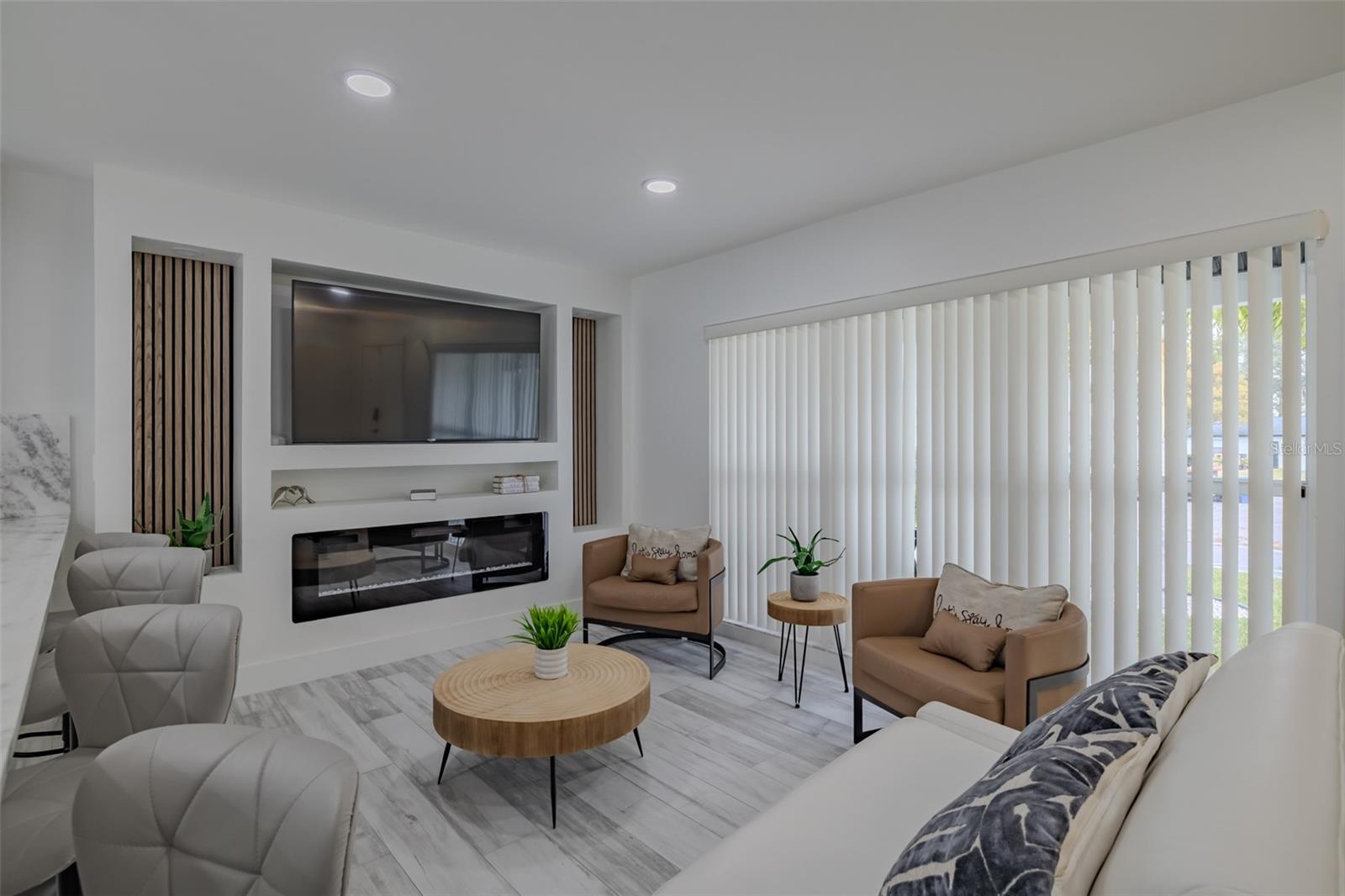 Image 6 of 64 For 23700 Lake Hills Drive