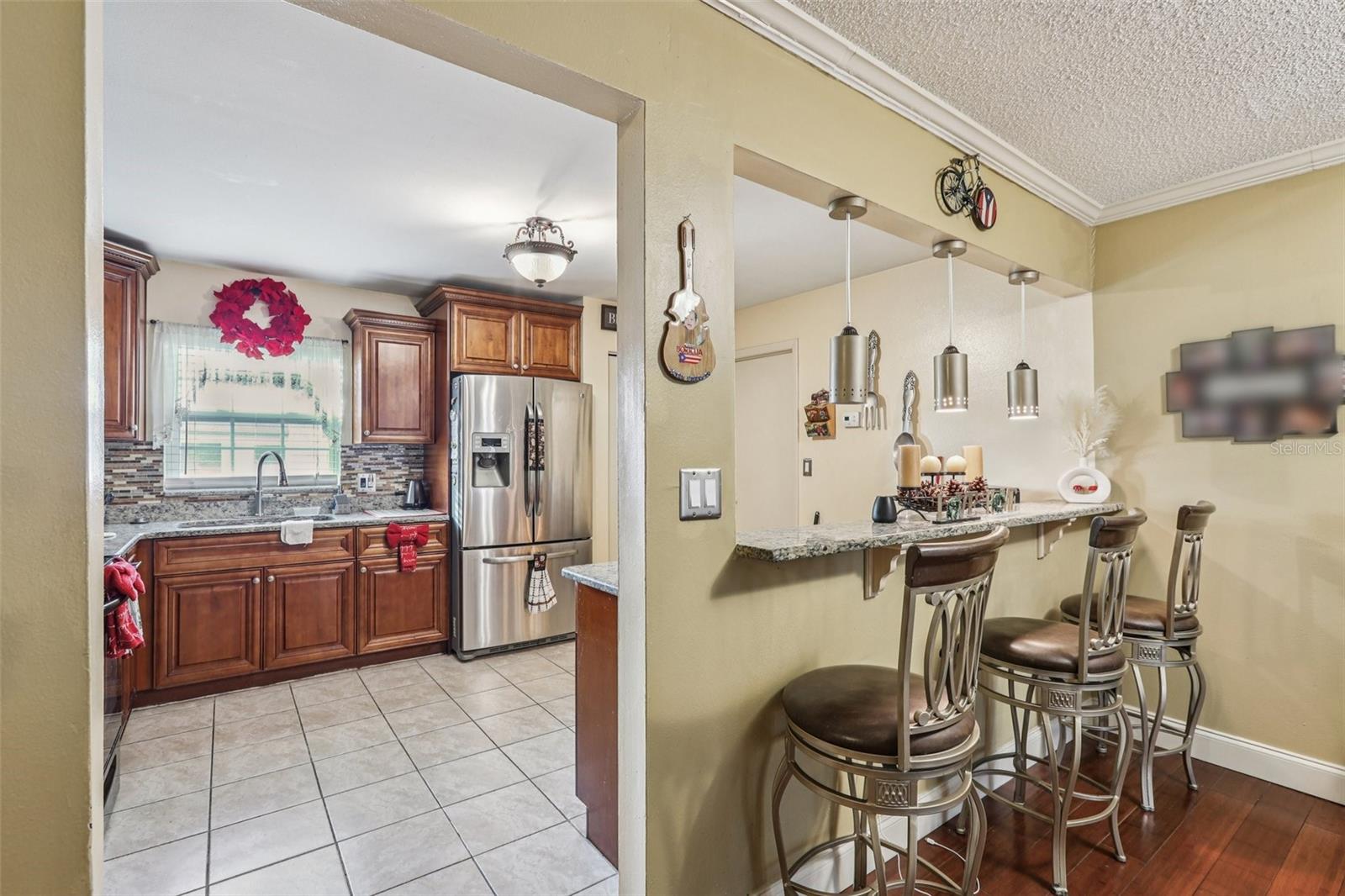 Listing photo id 8 for 5575 58th Street N