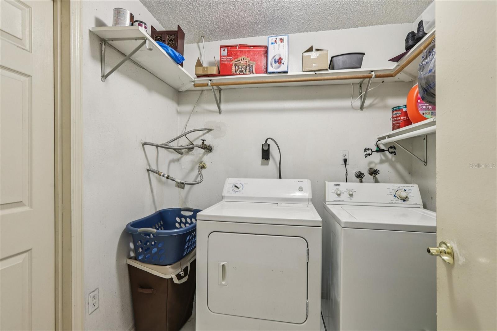 Listing photo id 20 for 5575 58th Street N