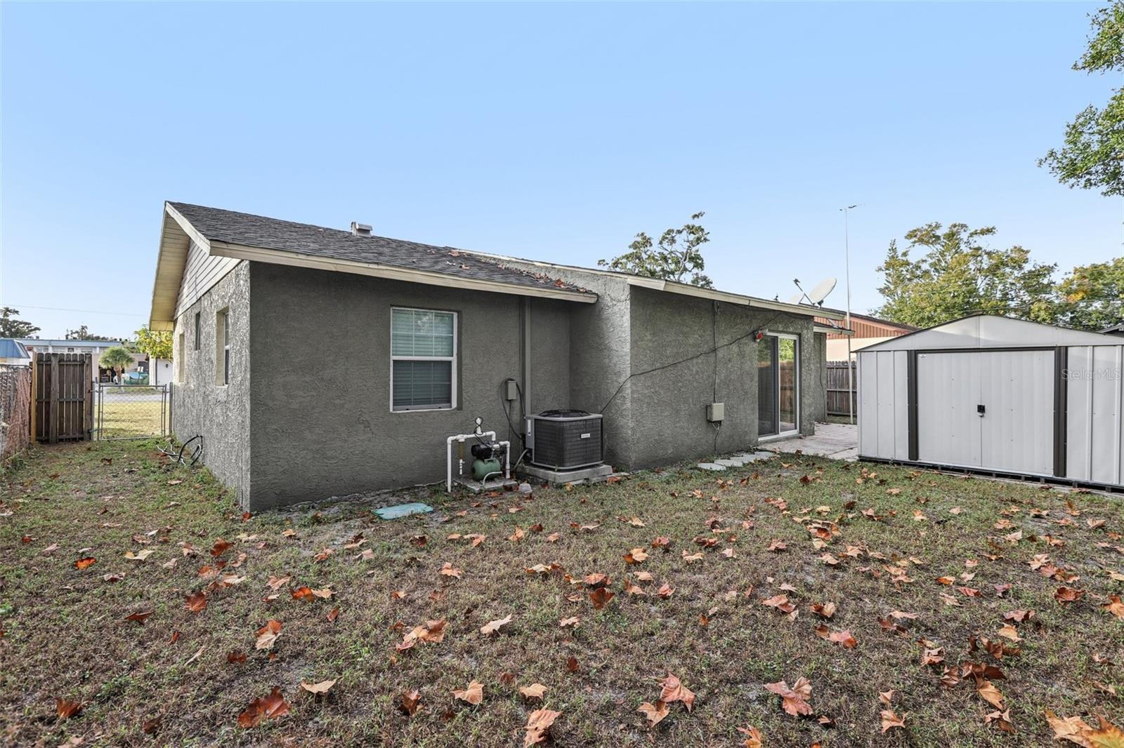 Listing photo id 22 for 5575 58th Street N
