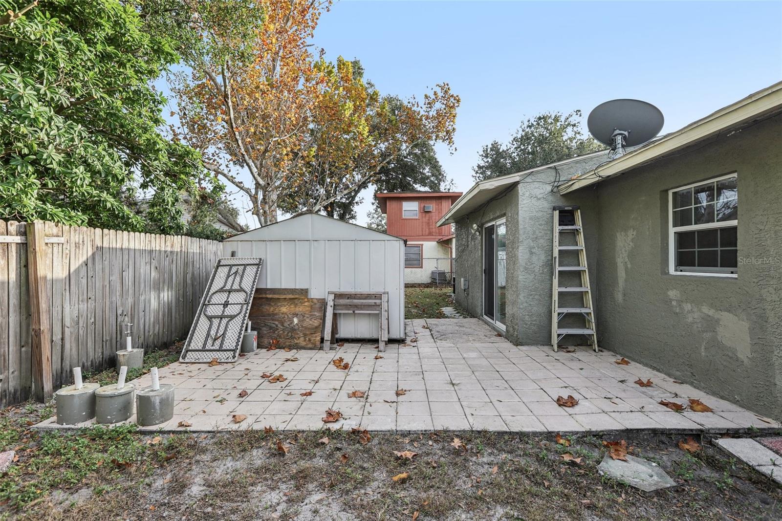 Listing photo id 24 for 5575 58th Street N